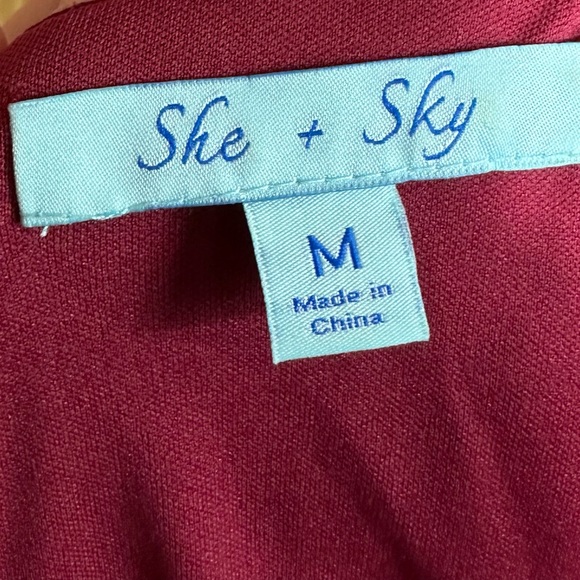 She + Sky Red Floral Sleeveless Cutout Back Crochet Hem Summer Romper Playsuit M - Picture 7 of 8